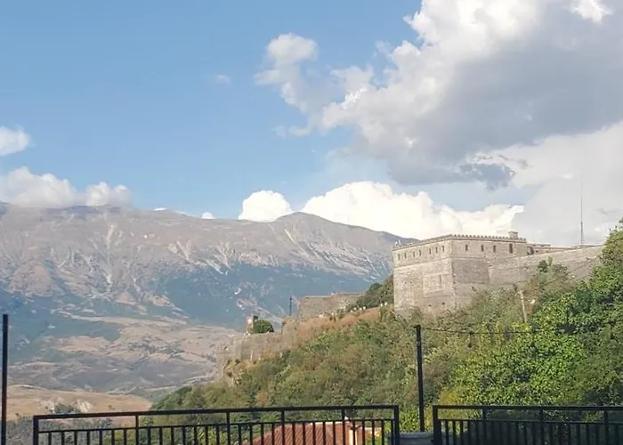 Latifi Casa de hóspedes Gjirokastër