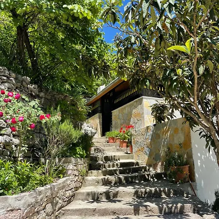 Latifi Guest house Gjirokaster