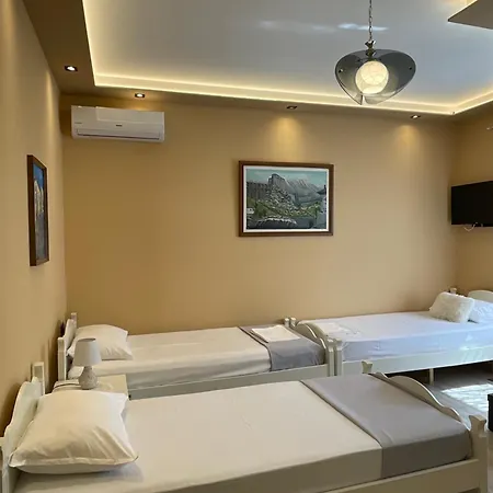 Latifi Guest house *