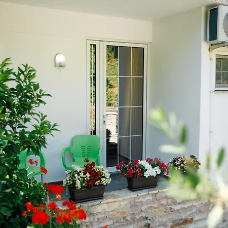 Latifi Guest house