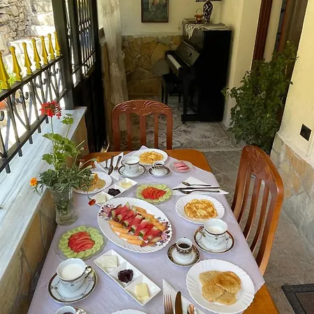 Latifi Konukevi Gjirokastër