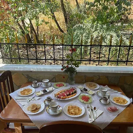 Latifi Guest house Gjirokaster